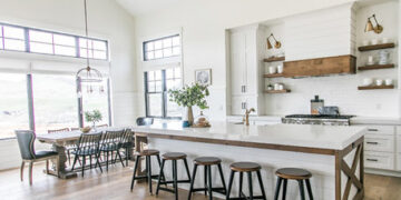 are white farmhouse sinks that terrible?